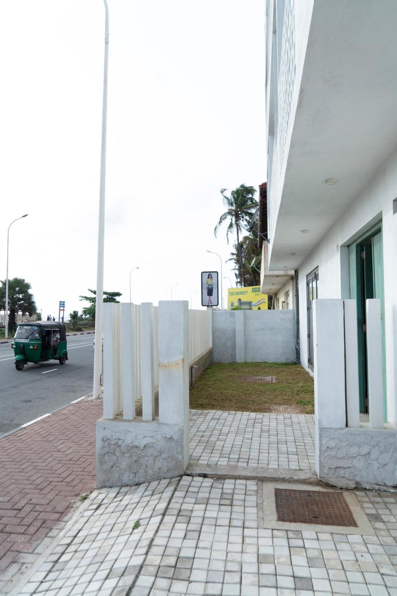 Four Petals Inn Colombo Exterior photo